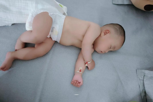 云南宝宝积食发烧怎么处理